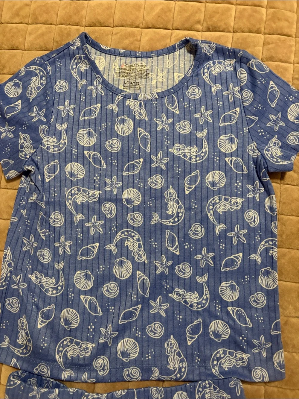 Cuddl Duds Blue Seashell & Starfish Short Sleeve Pajama Set. Size L (10/12)